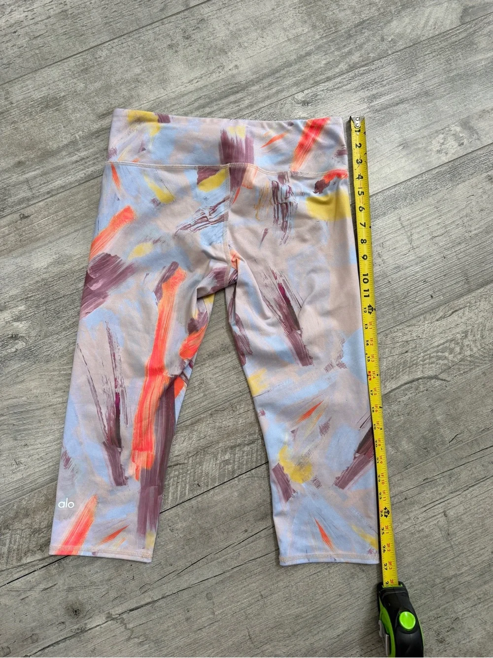 ALO Yoga Airbrush Modernist Colorful Brushstroke Capri Leggings